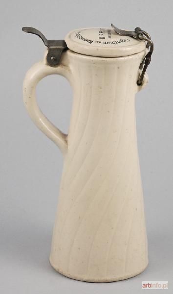 Kufelek z pokrywką zamykaną zatrzaskiem